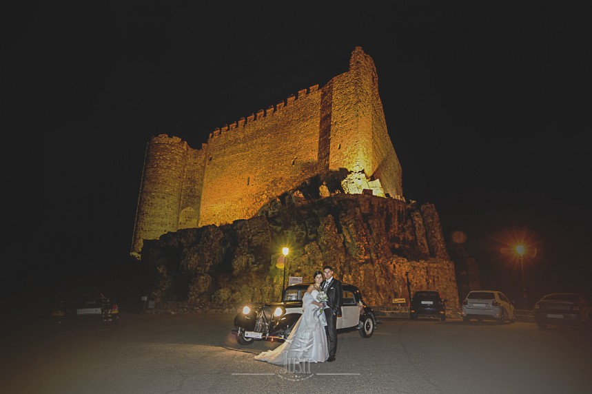 Boda en Talarrubias fotografias castillo puebla alcocer poblado pantano puerto peña-34