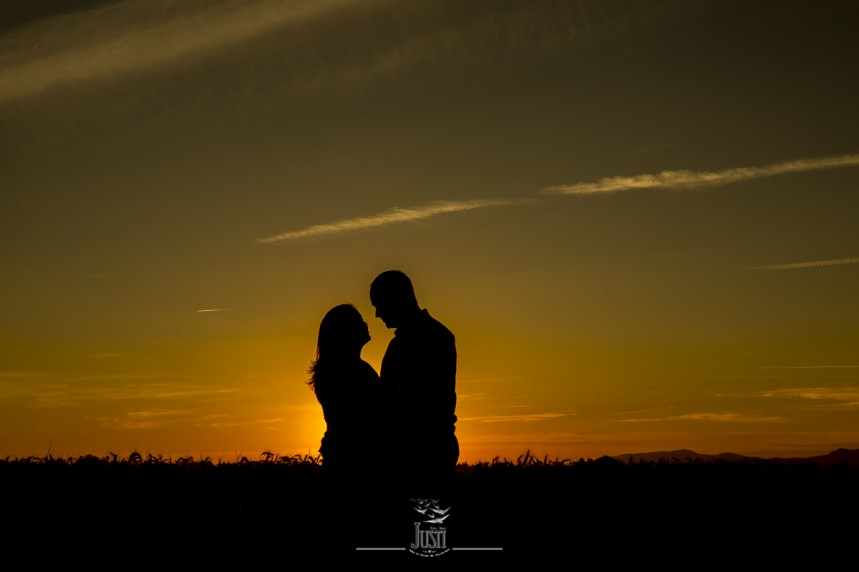 foto preboda romantica contraluz atardecer badajoz