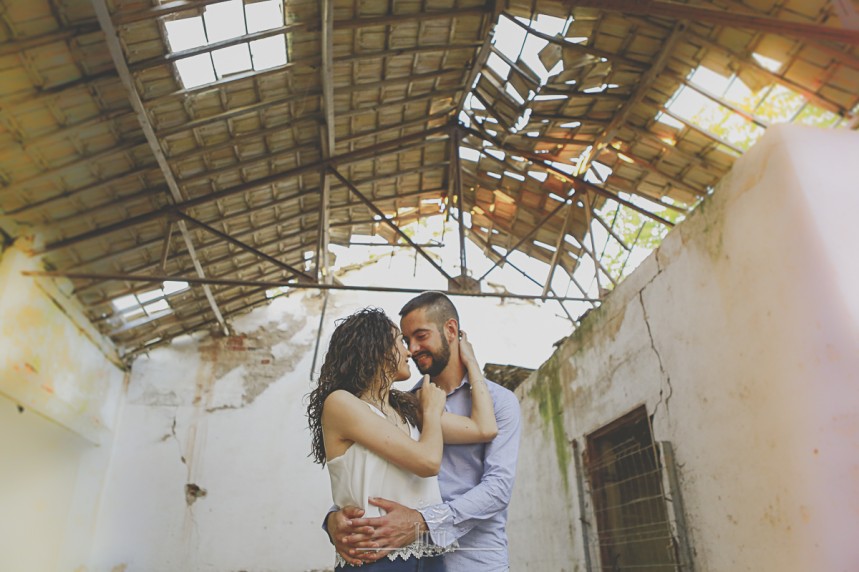 fotos pareja reportaje en casa en ruinas (3)