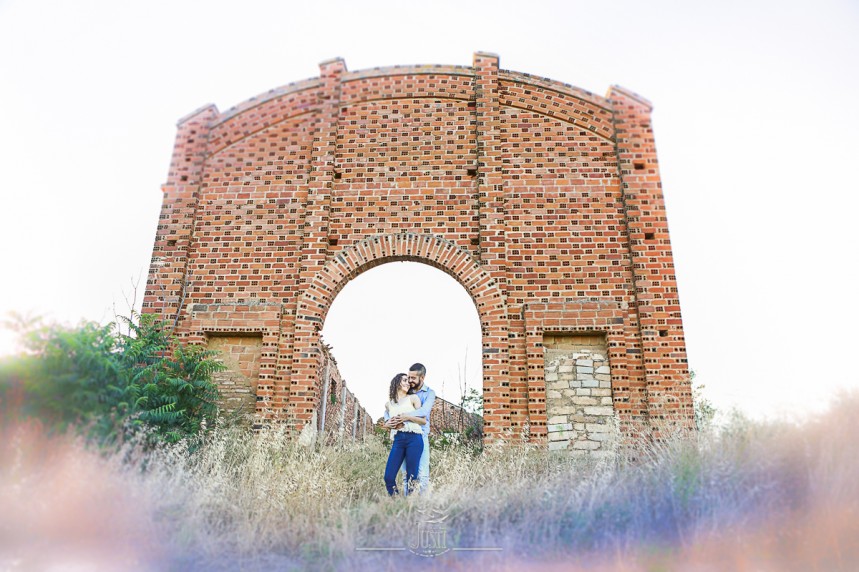 fotos pareja reportaje en casa en ruinas