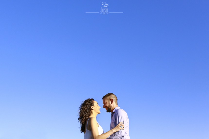 pareja y cielo - reportaje preboda en guareña