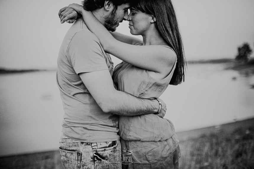 Luz y Kamylo - preboda en orellana la vieja con perro-26