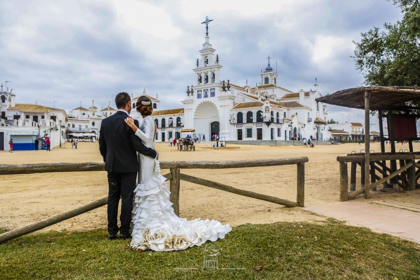 fotografias-profesionales-post-boda-en-el-rocio-y-la-playa-1-de-23