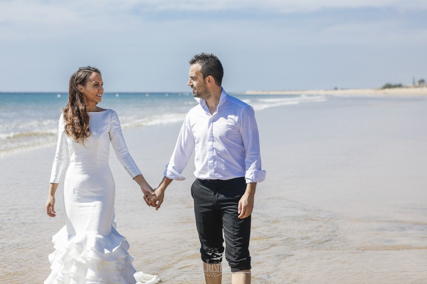 fotografias-profesionales-post-boda-en-el-rocio-y-la-playa-15-de-23