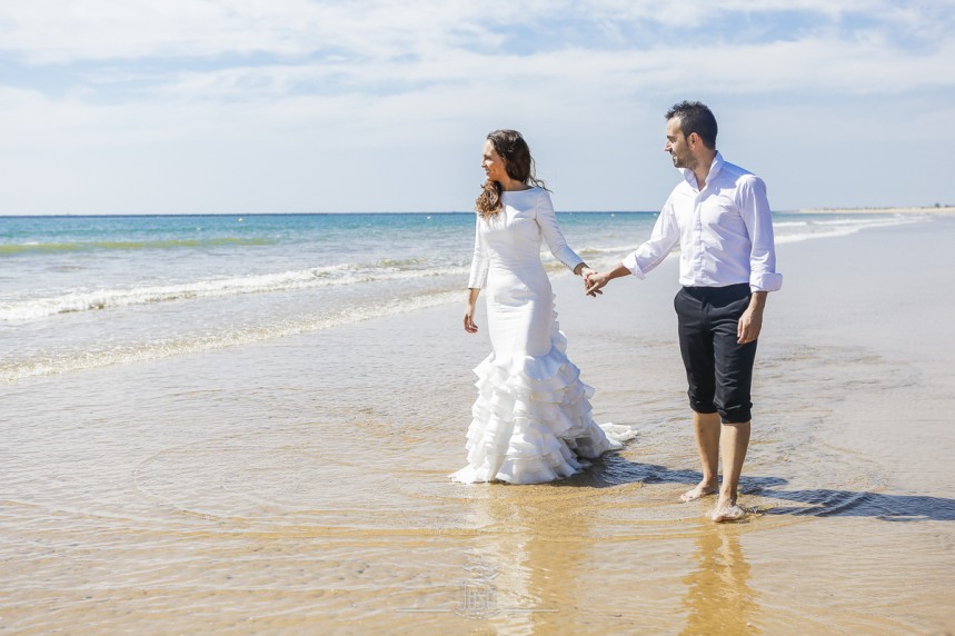 fotografias-profesionales-post-boda-en-el-rocio-y-la-playa-16-de-23